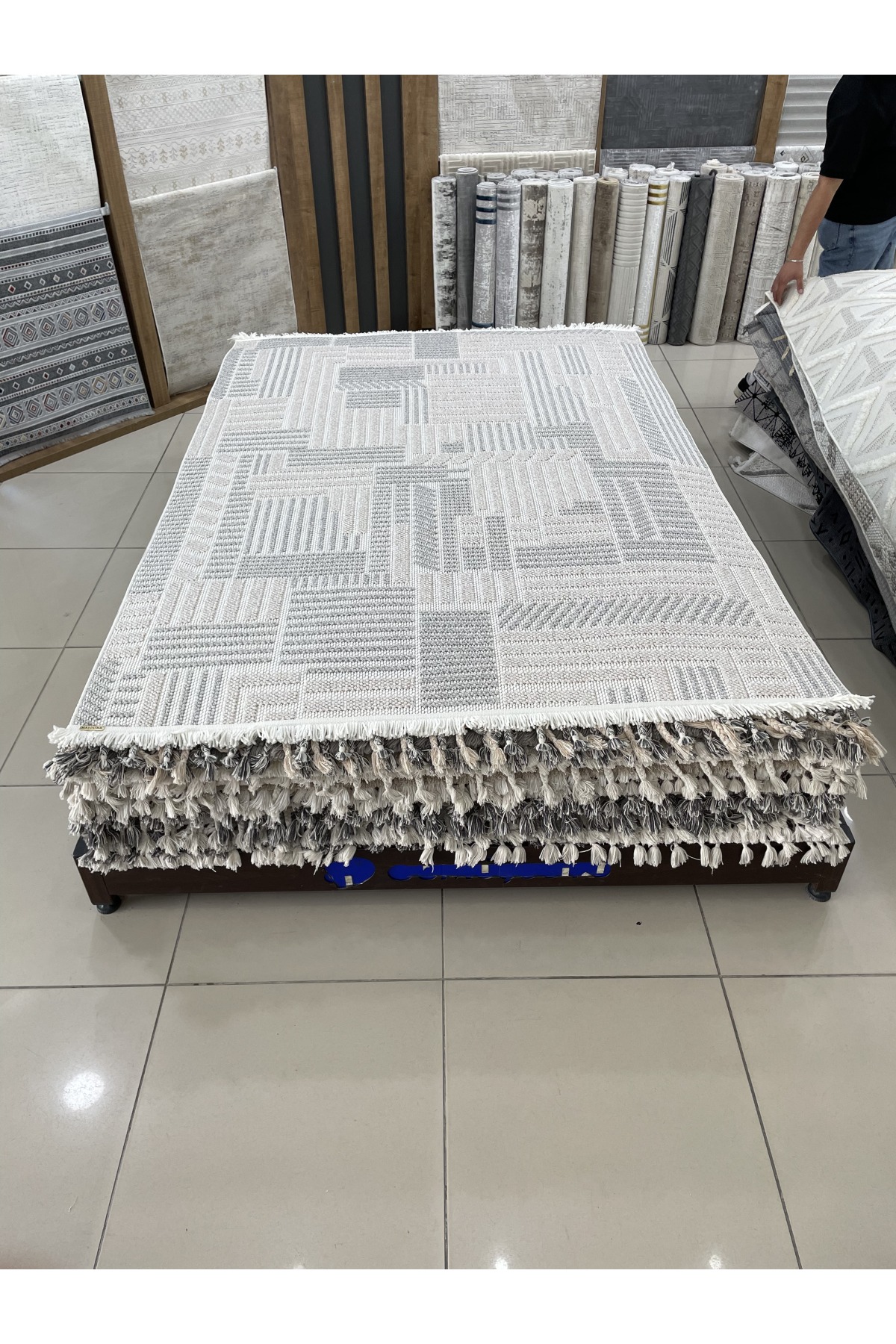 Bağdat Outlet Halı 4m²