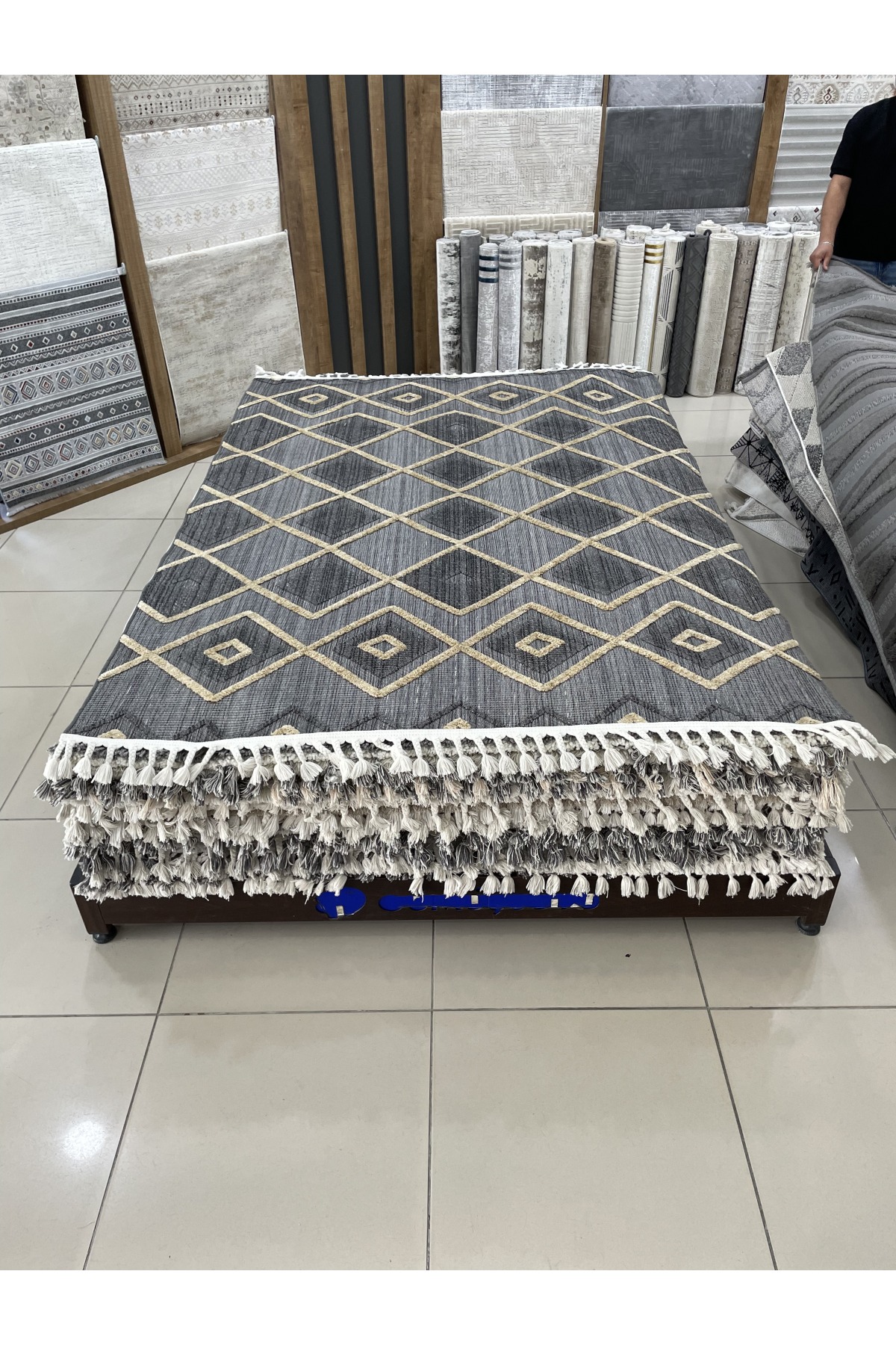 Bağdat Outlet Halı 4m²