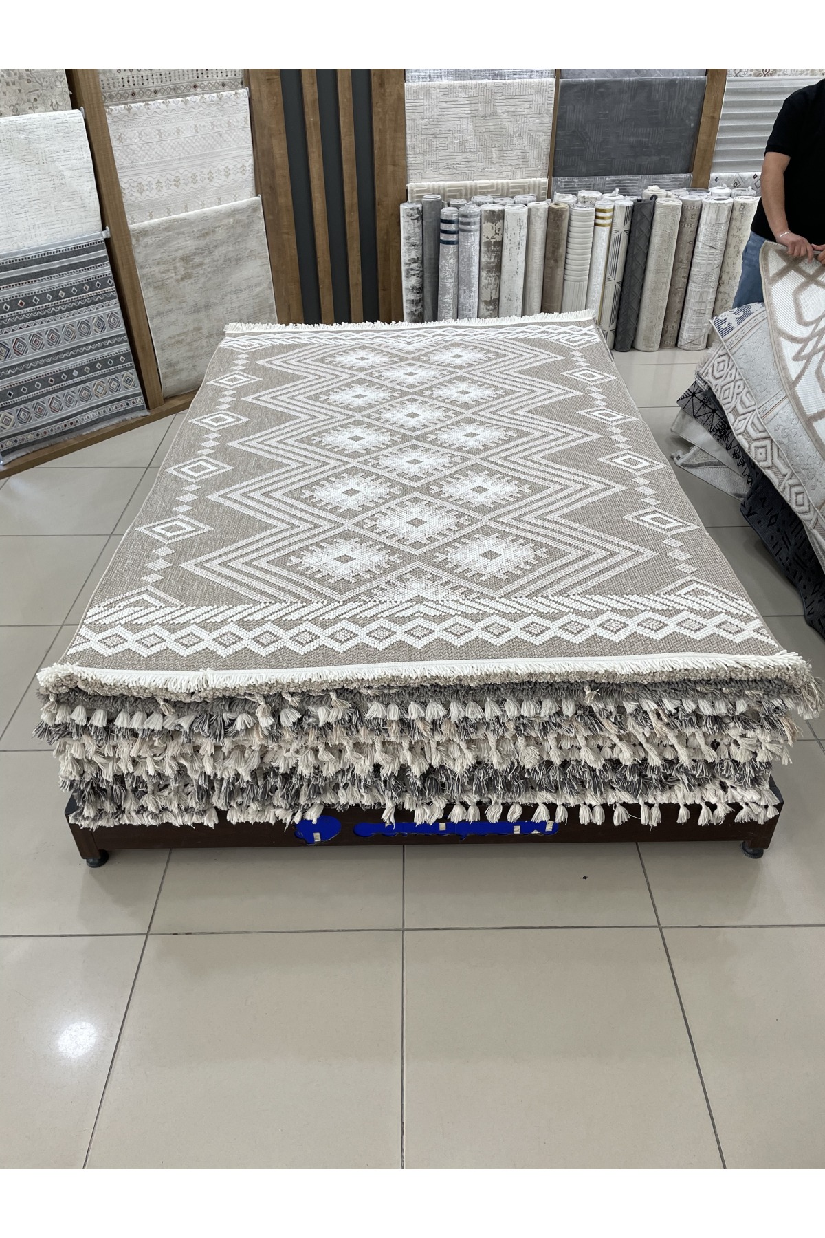Bağdat Outlet Halı 4m²
